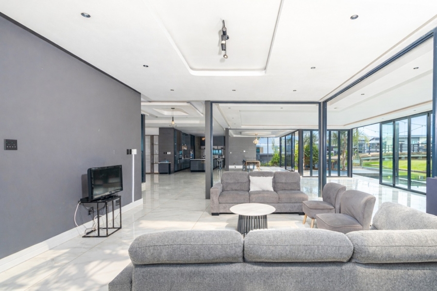 6 Bedroom Property for Sale in The Islands Estates North West